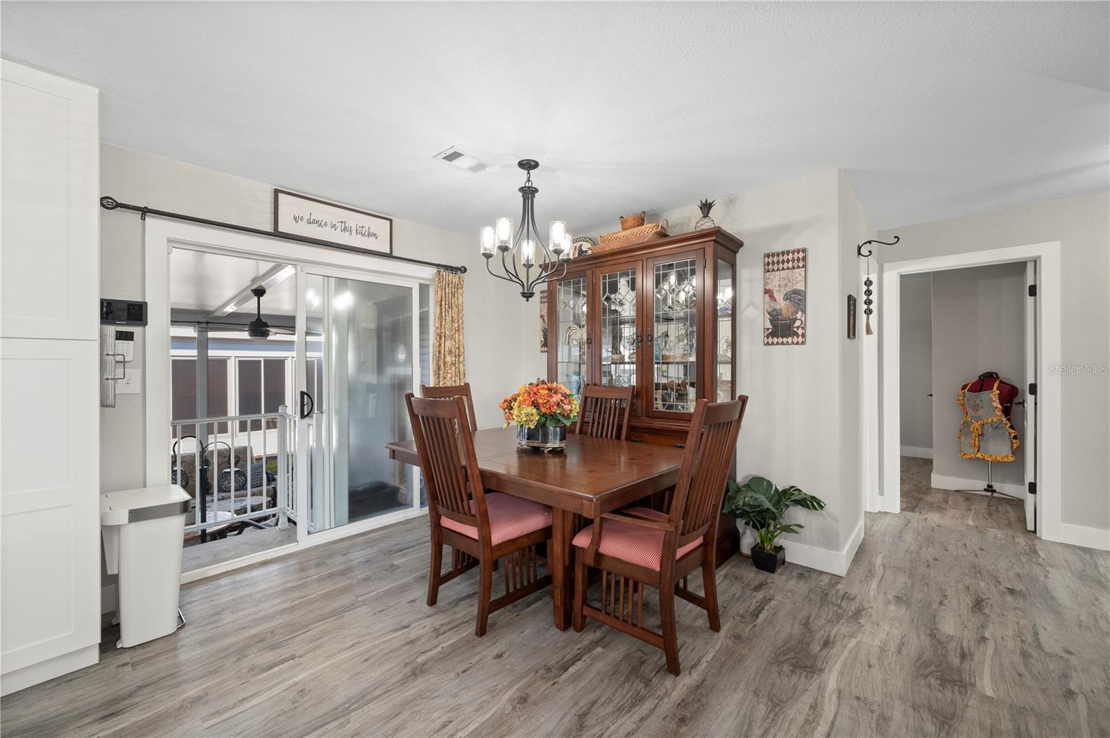 Image 13 of 66 For 1000 Kings Highway 309