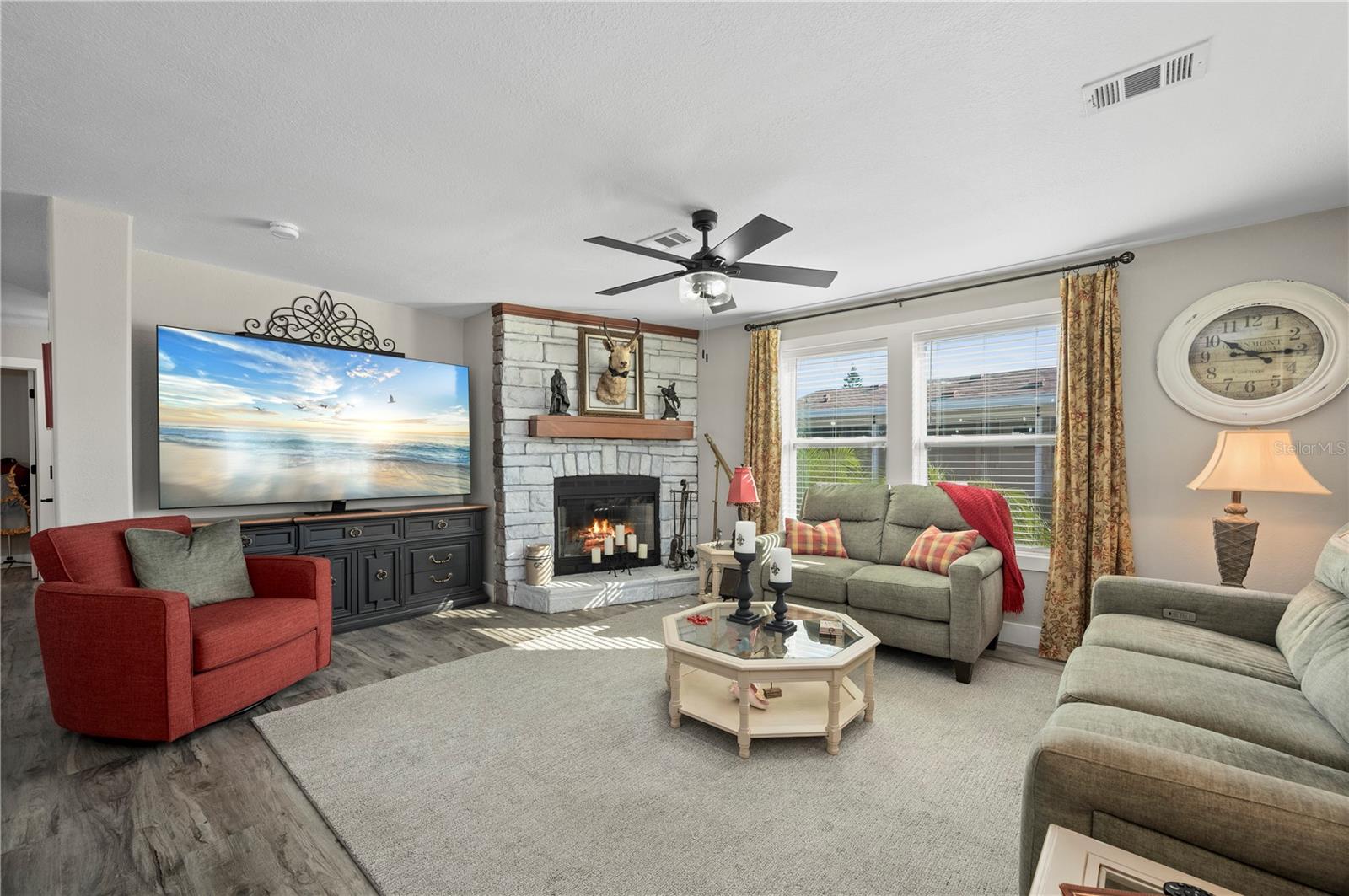 Image 15 of 66 For 1000 Kings Highway 309