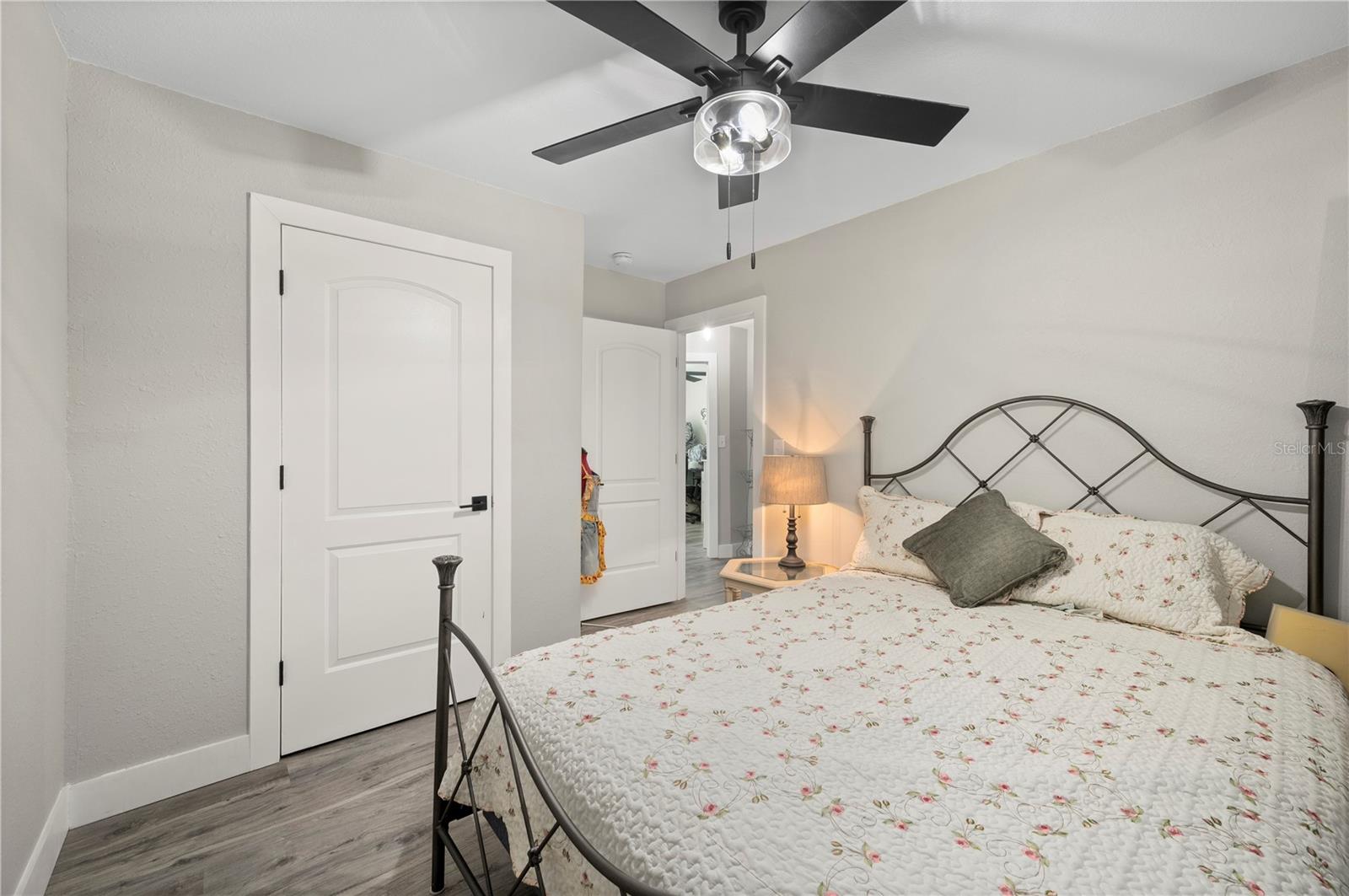 Image 30 of 66 For 1000 Kings Highway 309