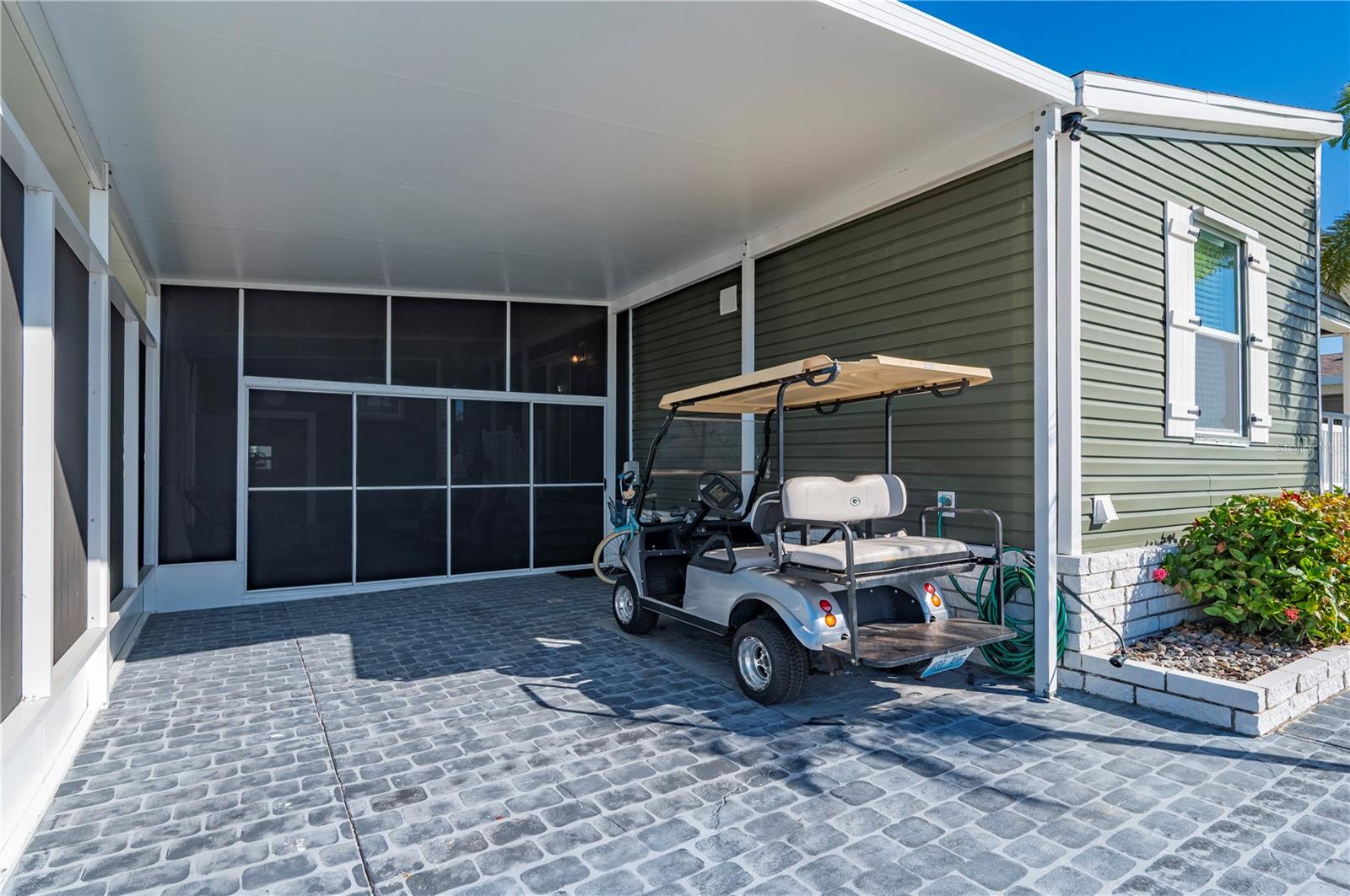 Image 36 of 66 For 1000 Kings Highway 309