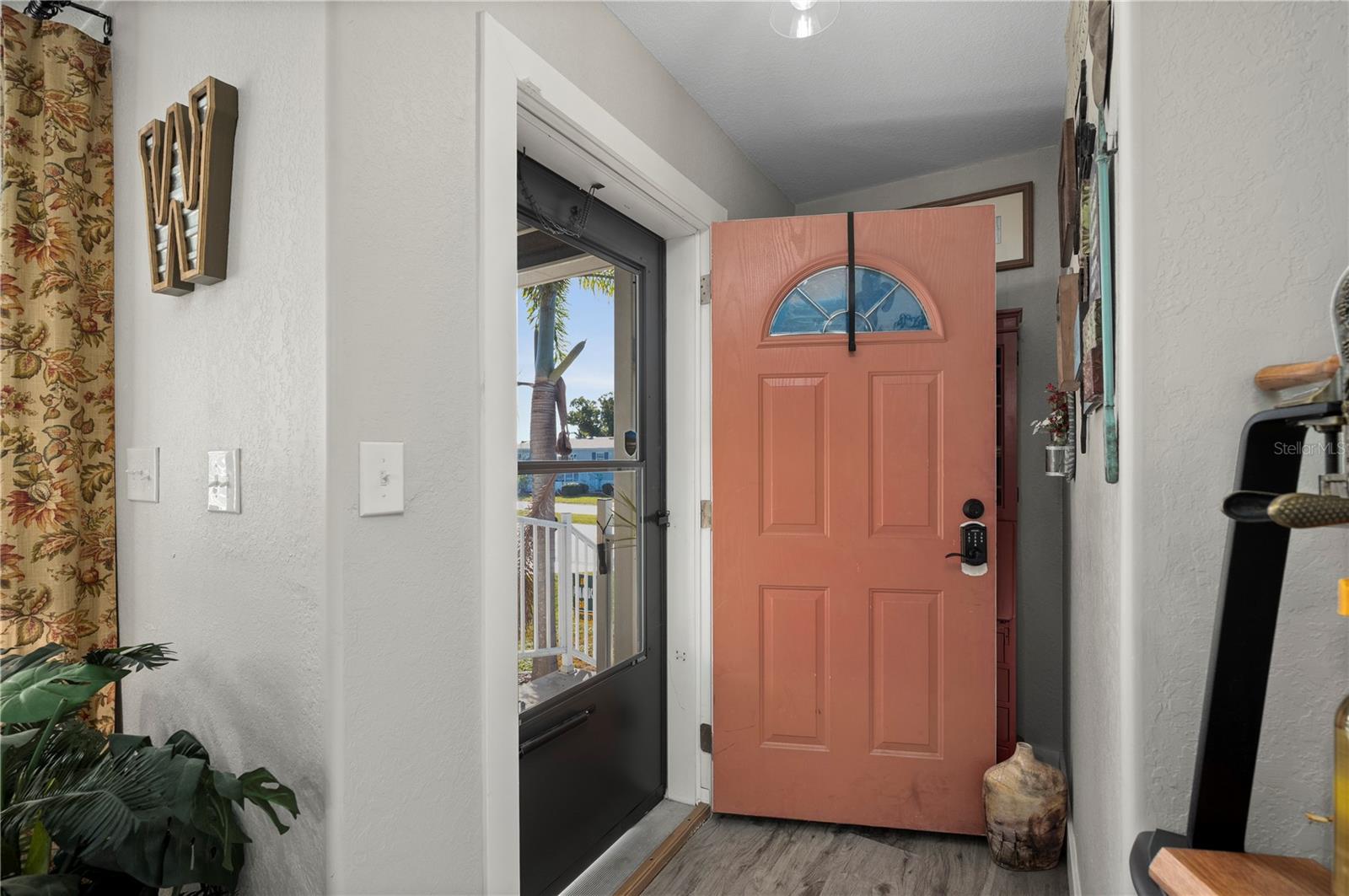 Image 4 of 66 For 1000 Kings Highway 309