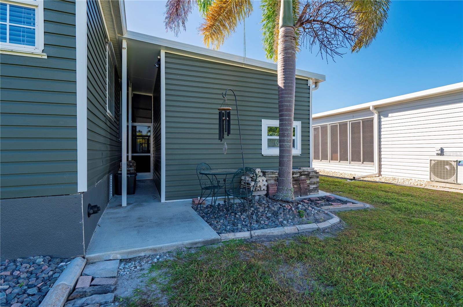 Image 41 of 66 For 1000 Kings Highway 309