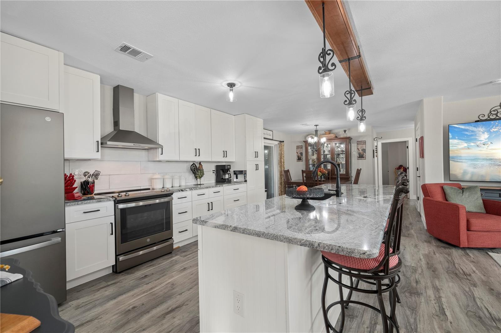 Image 5 of 66 For 1000 Kings Highway 309