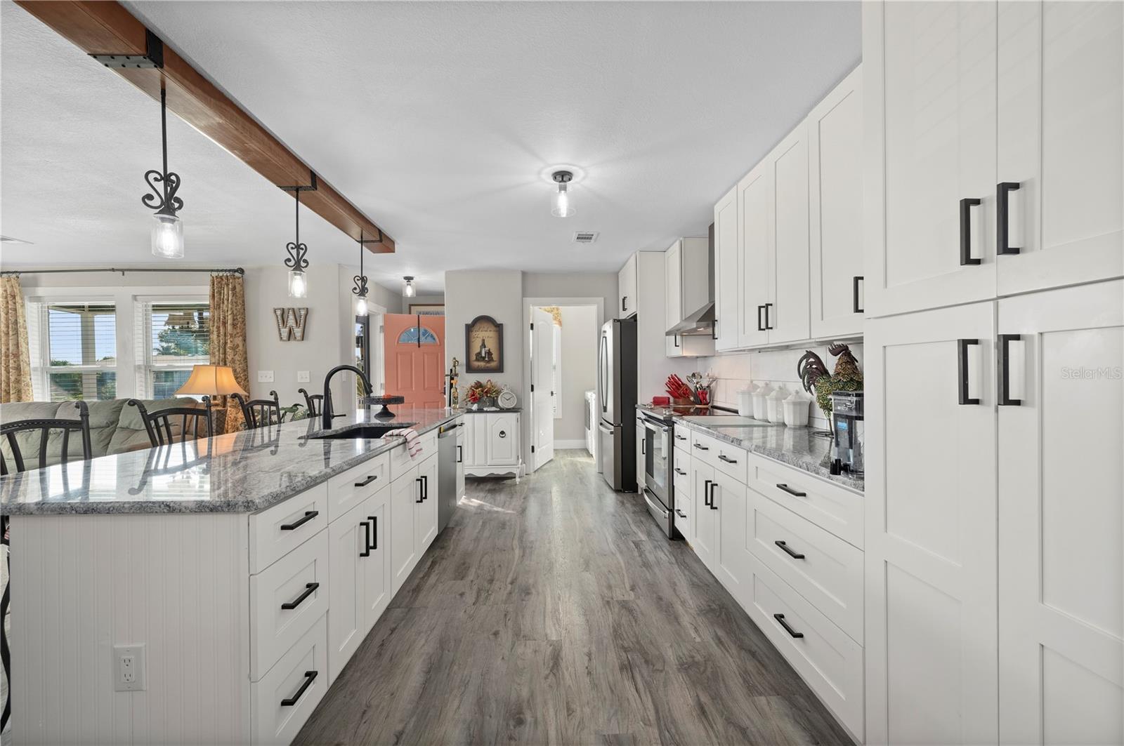 Image 9 of 66 For 1000 Kings Highway 309