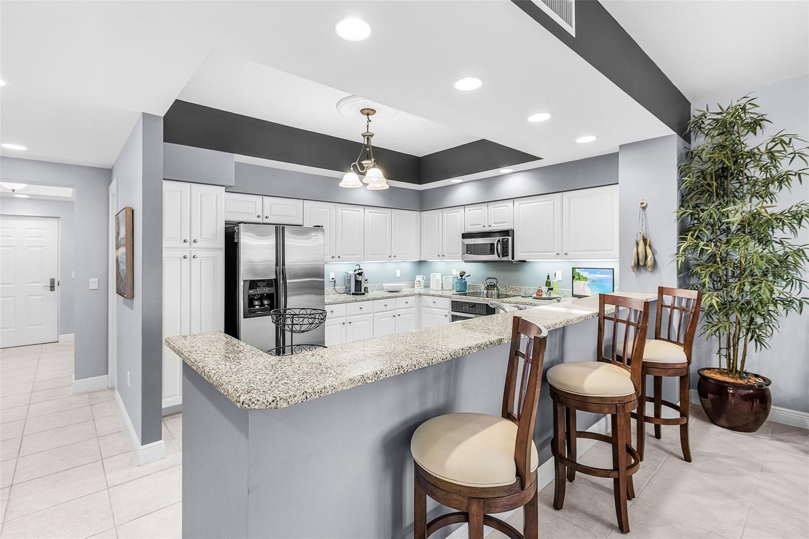 Image 18 of 58 For 3333 Sunset Key Circle 103