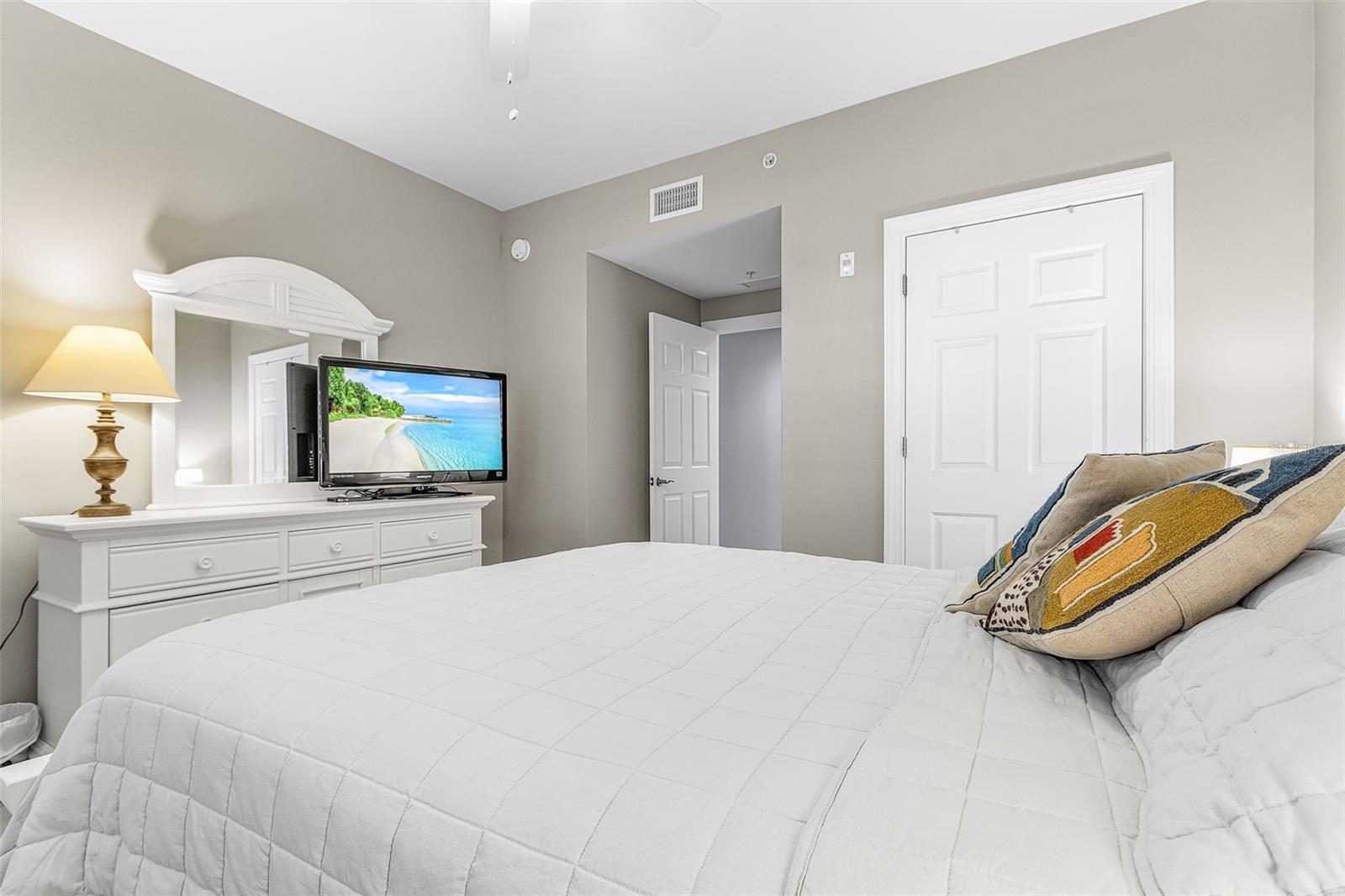 Image 31 of 58 For 3333 Sunset Key Circle 103