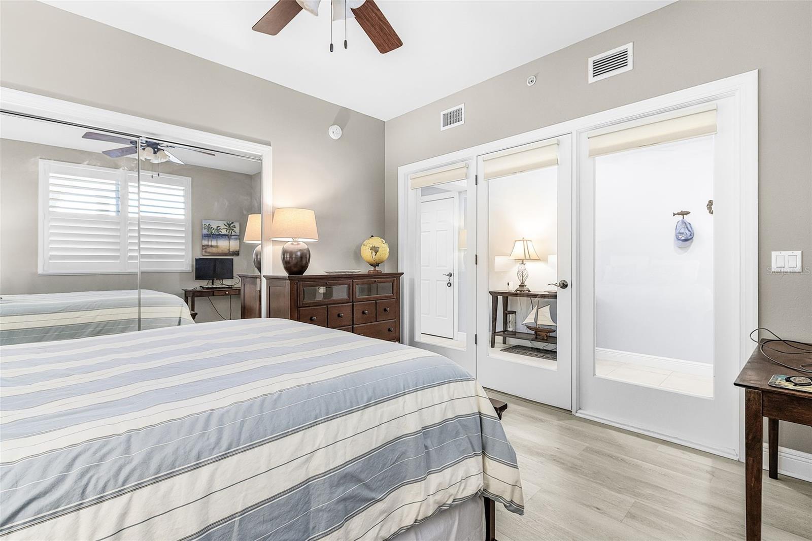 Image 34 of 58 For 3333 Sunset Key Circle 103