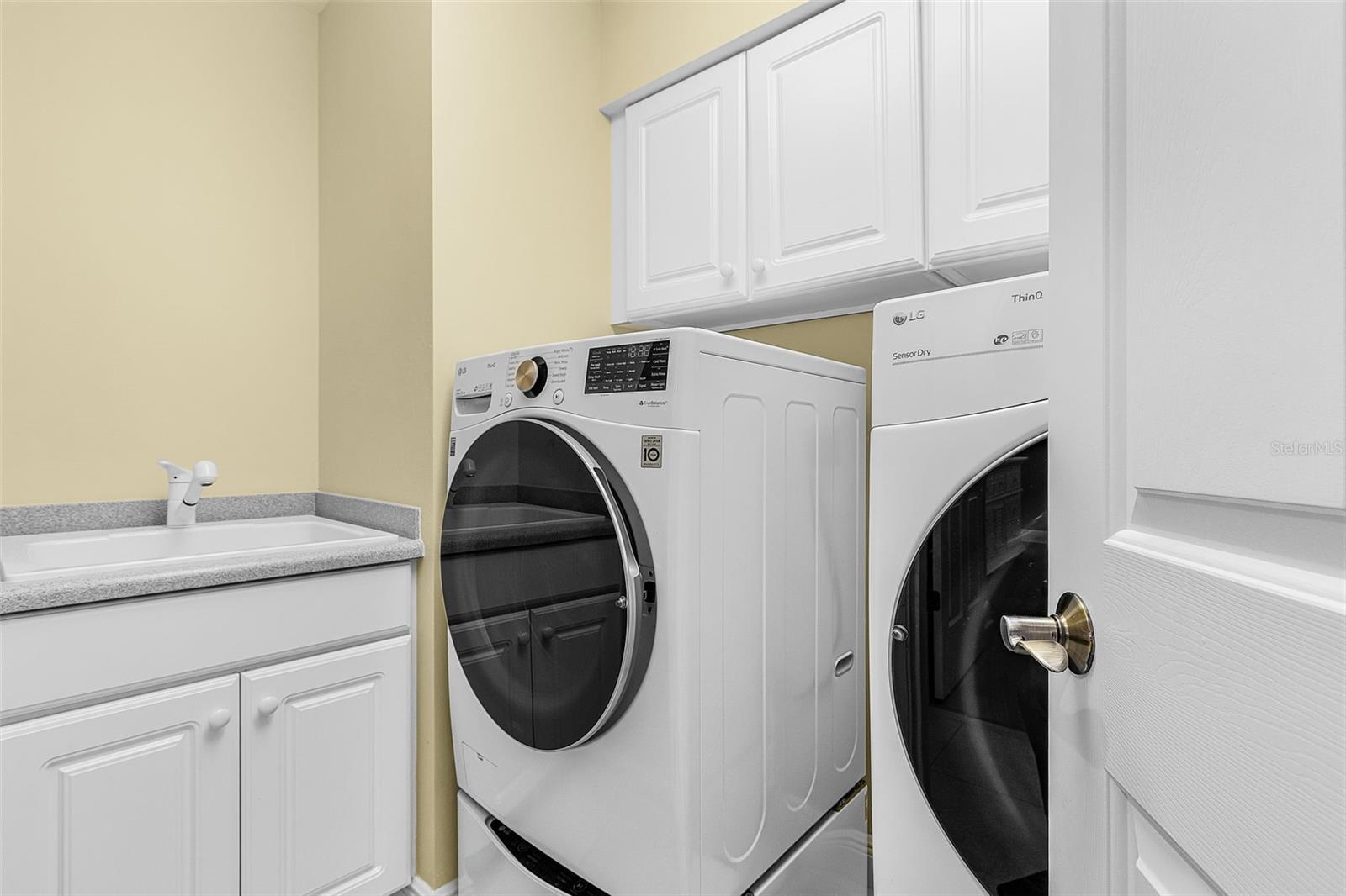 Image 35 of 58 For 3333 Sunset Key Circle 103