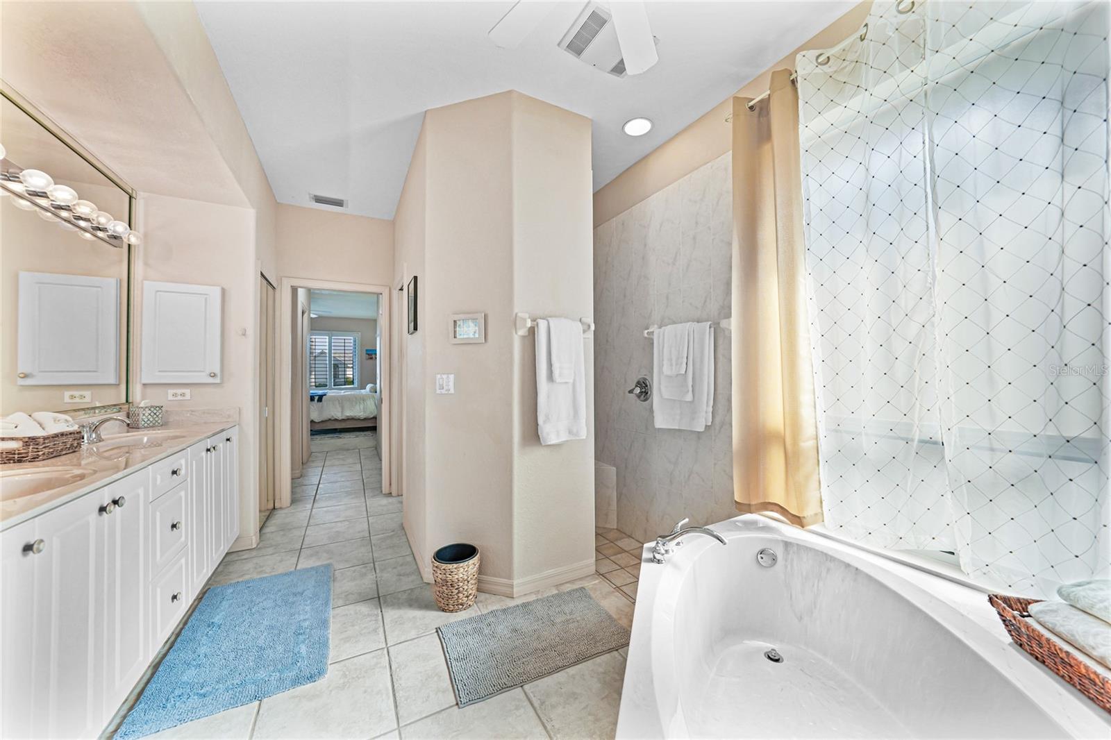 Image 26 of 43 For 2144 Charlotte Amalie Court