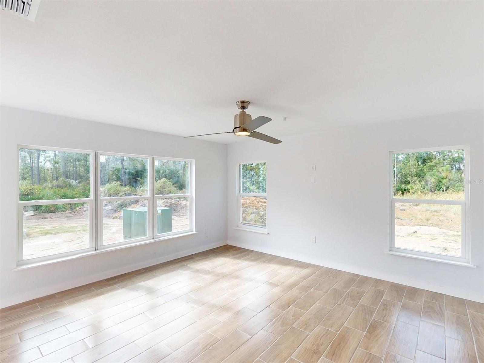 Image 13 of 50 For 1215 Capricorn Boulevard 8