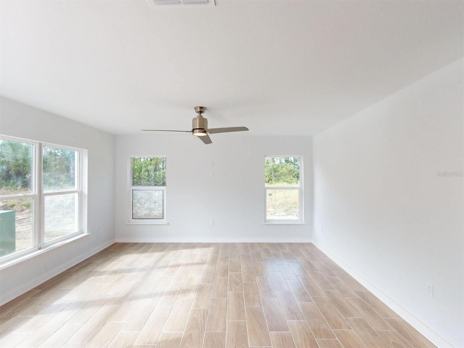 Image 14 of 50 For 1215 Capricorn Boulevard 8