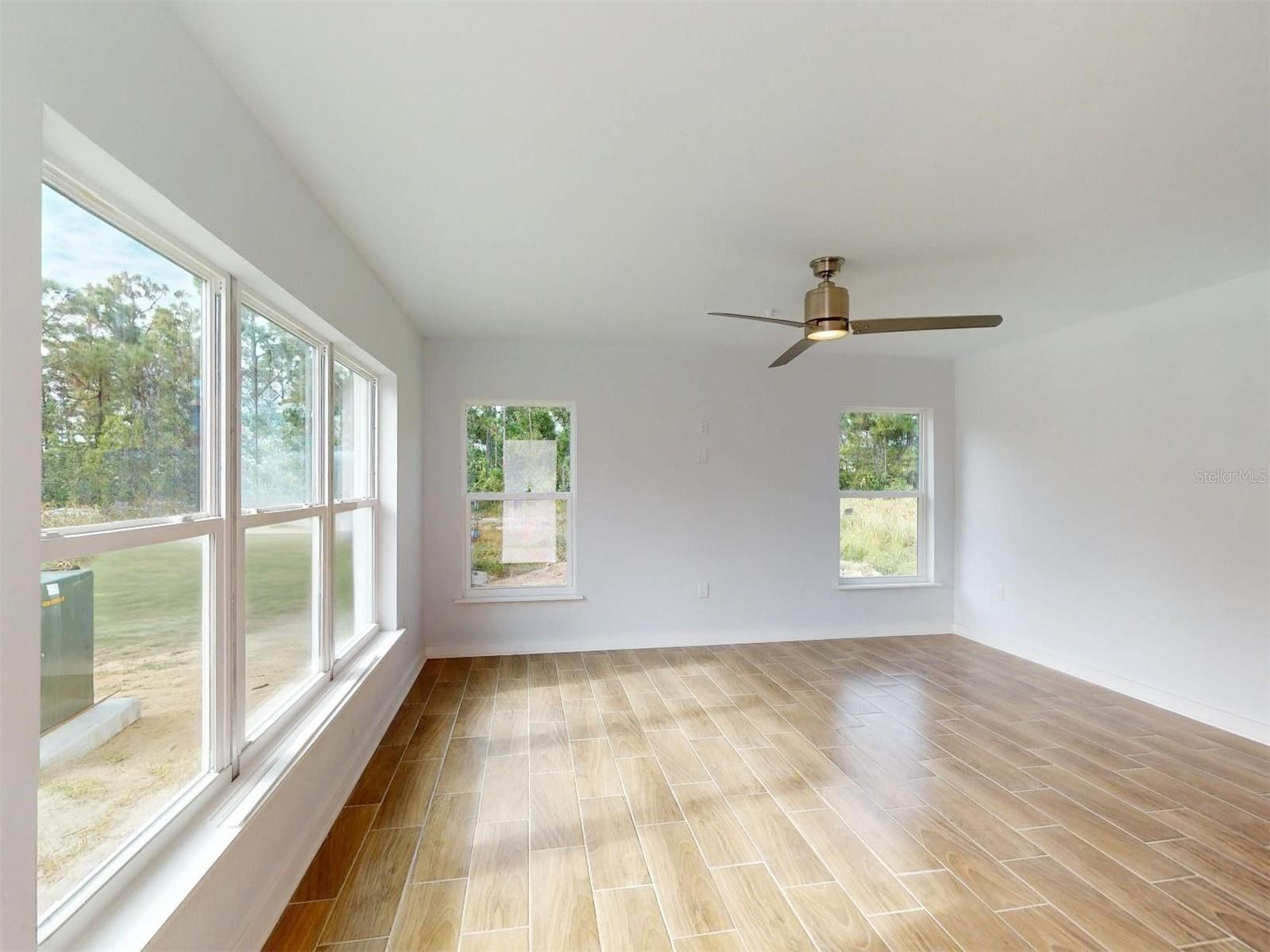 Image 15 of 50 For 1215 Capricorn Boulevard 8