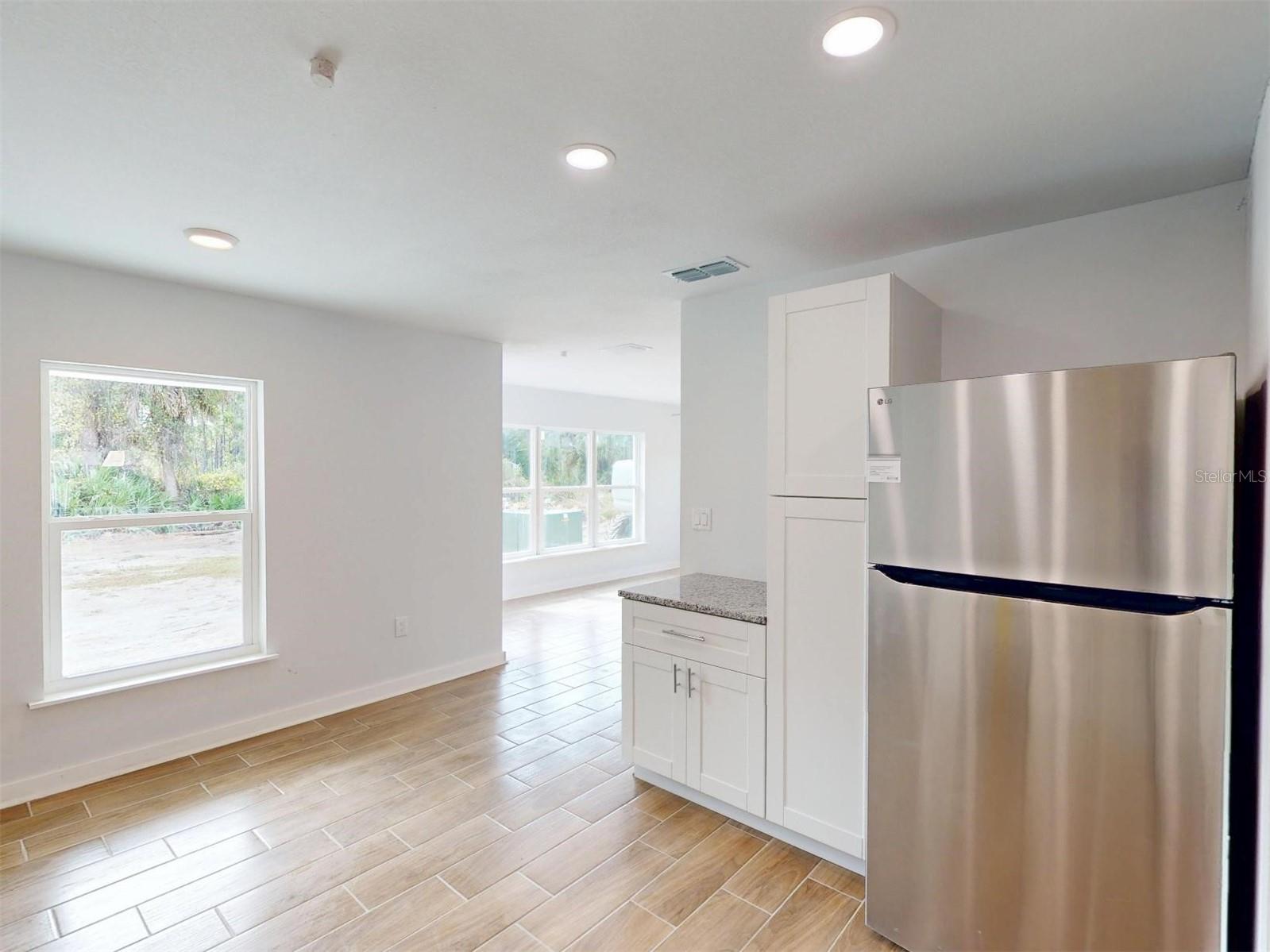 Image 22 of 50 For 1215 Capricorn Boulevard 8