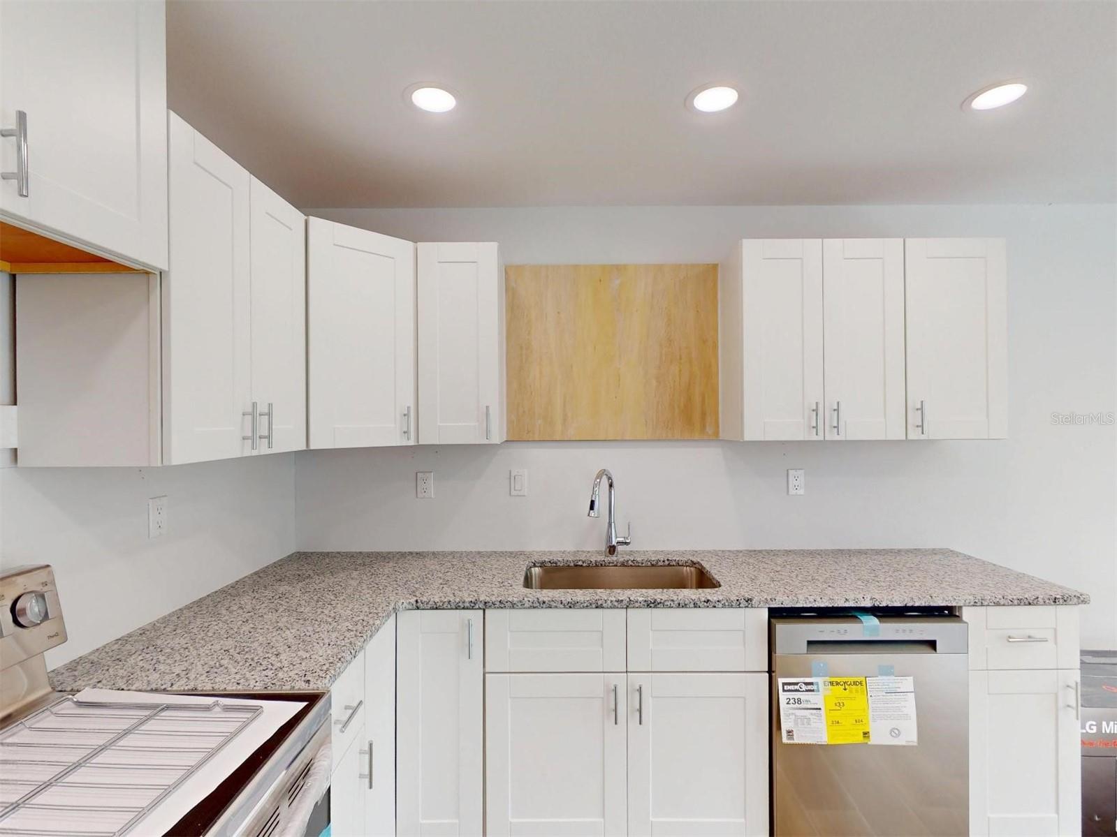 Image 24 of 50 For 1215 Capricorn Boulevard 8