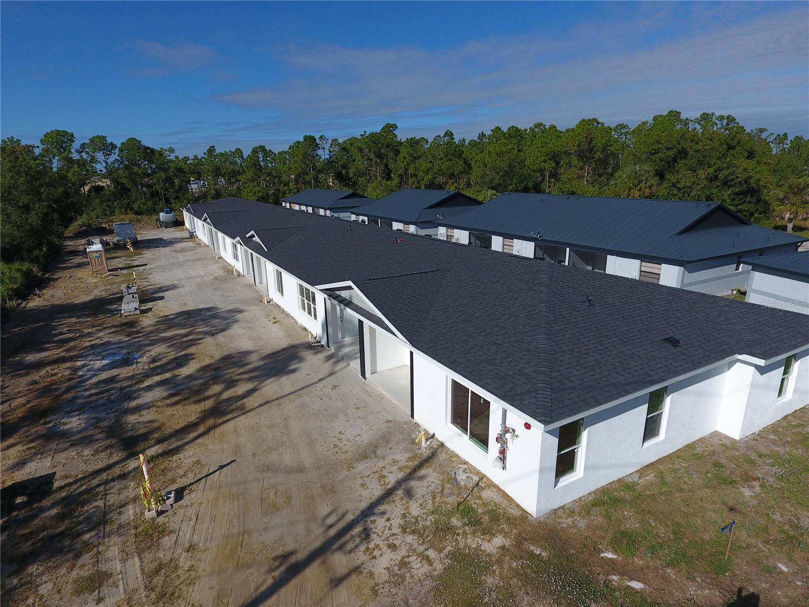 Image 3 of 50 For 1215 Capricorn Boulevard 8