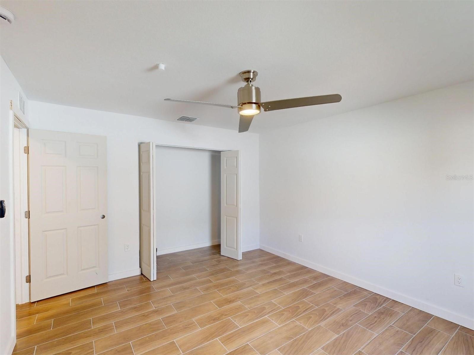 Image 35 of 50 For 1215 Capricorn Boulevard 8