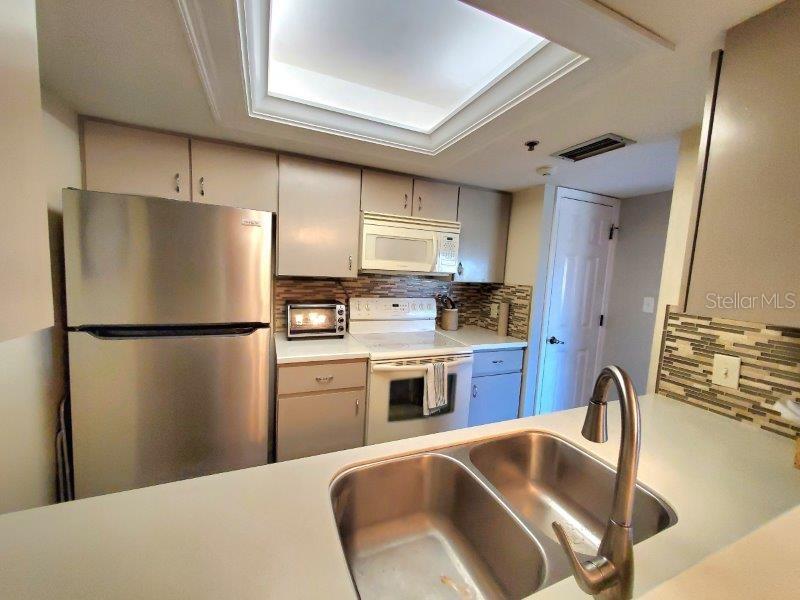 Image 22 of 37 For 23465 Harborview Road 836