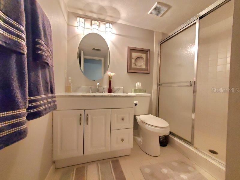 Image 26 of 37 For 23465 Harborview Road 836