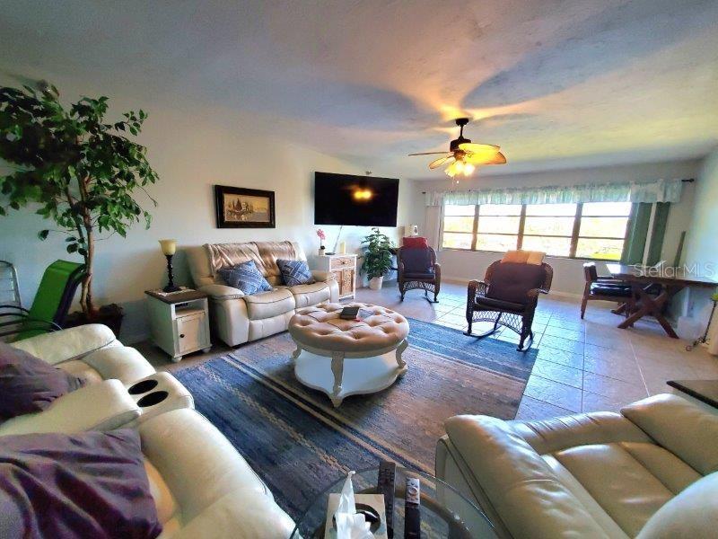 Image 34 of 37 For 23465 Harborview Road 836