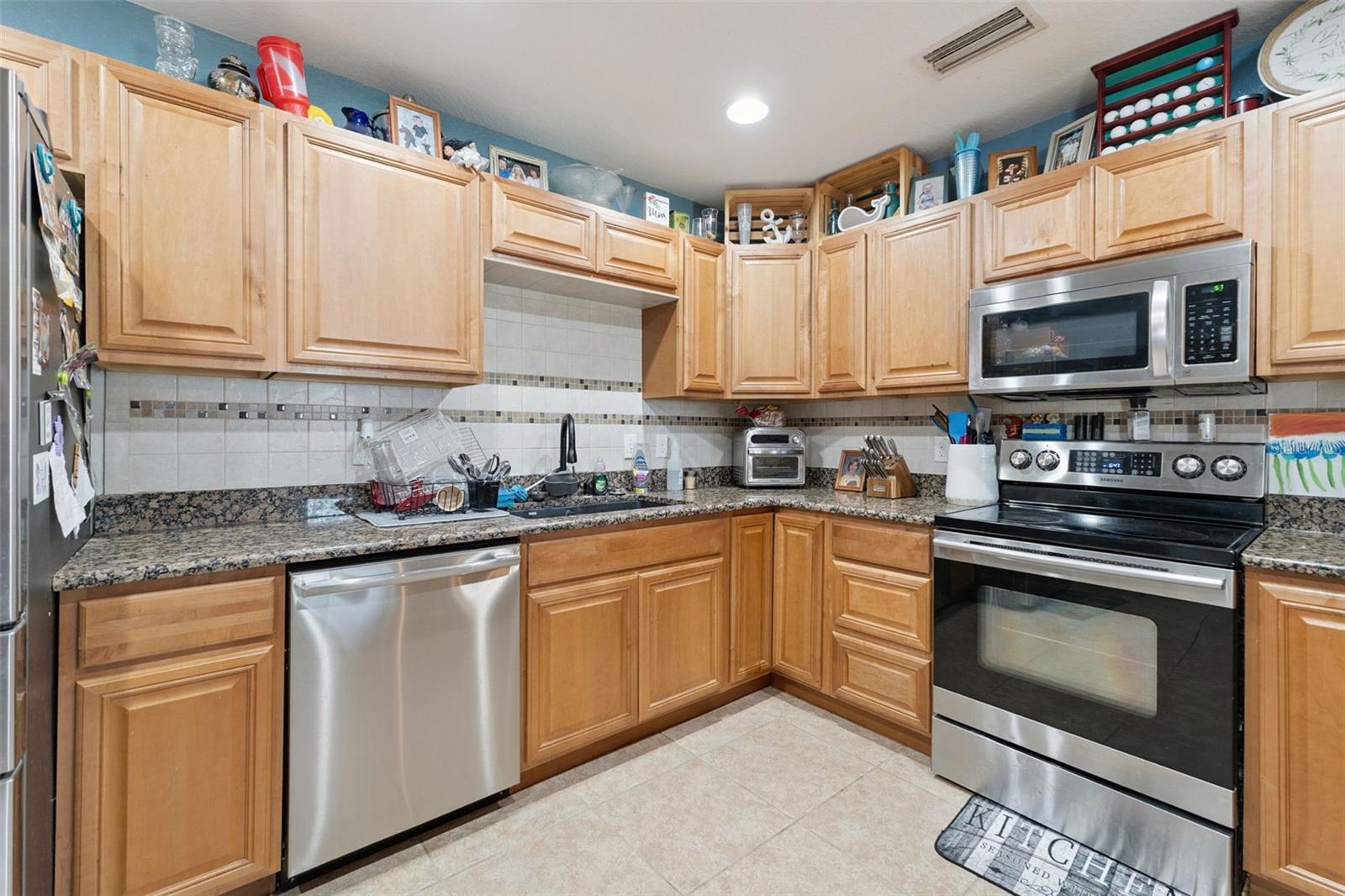 Image 13 of 29 For 195 Itasca Avenue