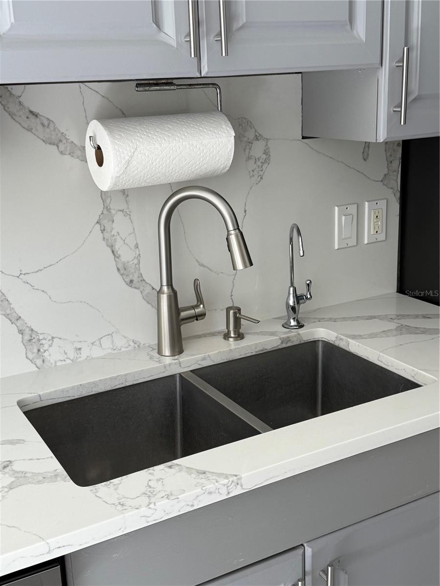 Image 11 of 35 For 4688 Heather Terrace