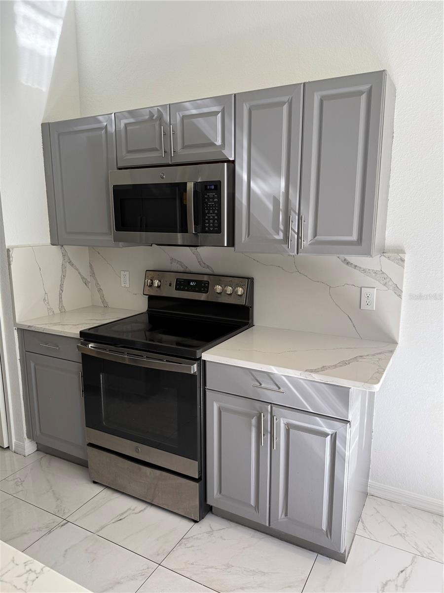 Image 12 of 35 For 4688 Heather Terrace