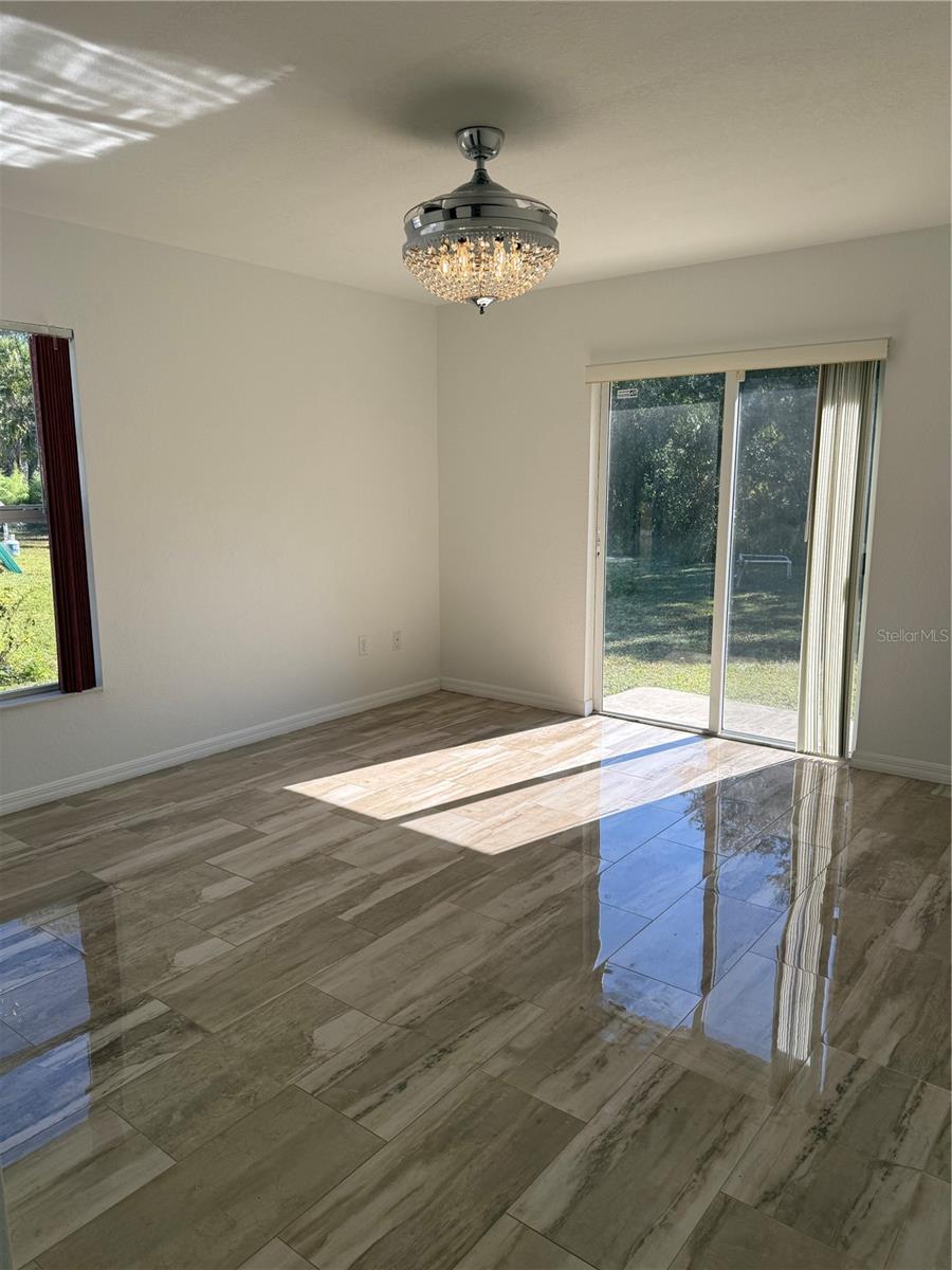 Image 19 of 35 For 4688 Heather Terrace