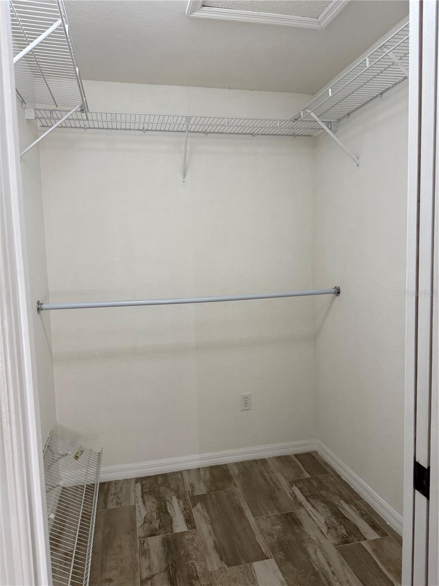 Image 21 of 35 For 4688 Heather Terrace