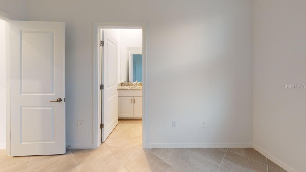 Image 13 of 37 For 1548 Saddlewood Circle