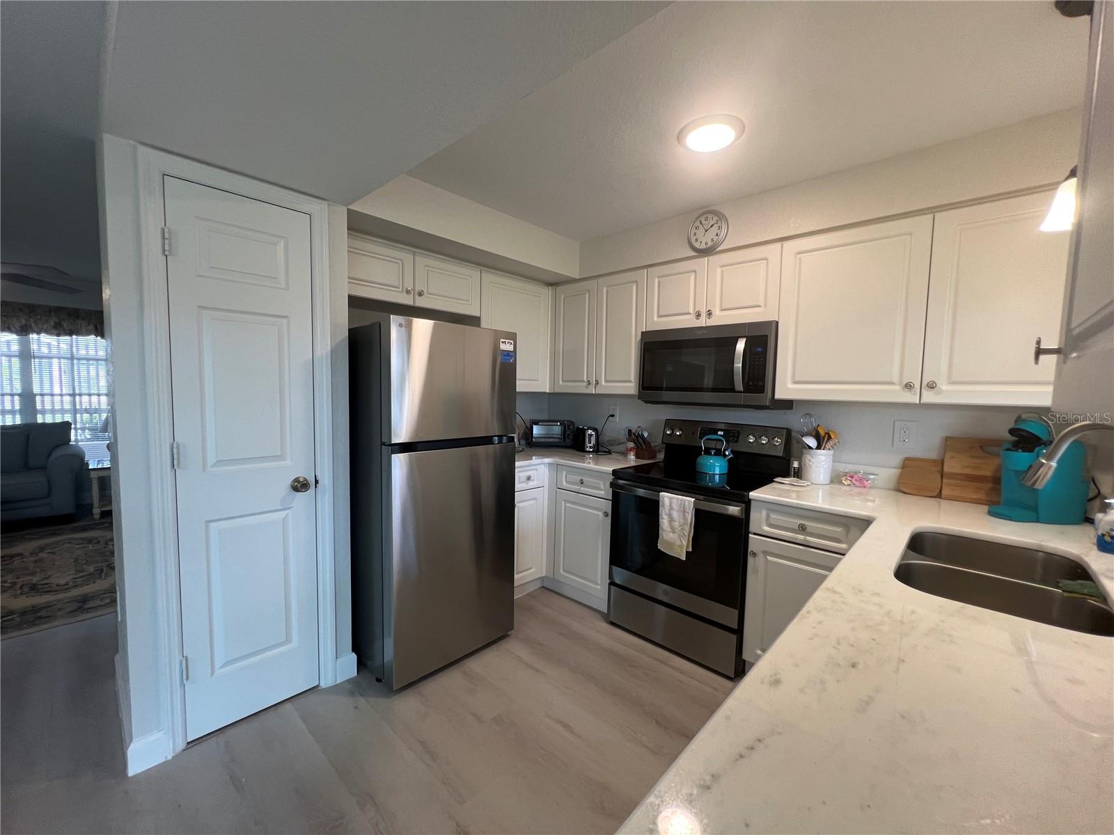 Image 11 of 39 For 5290 Neville Terrace