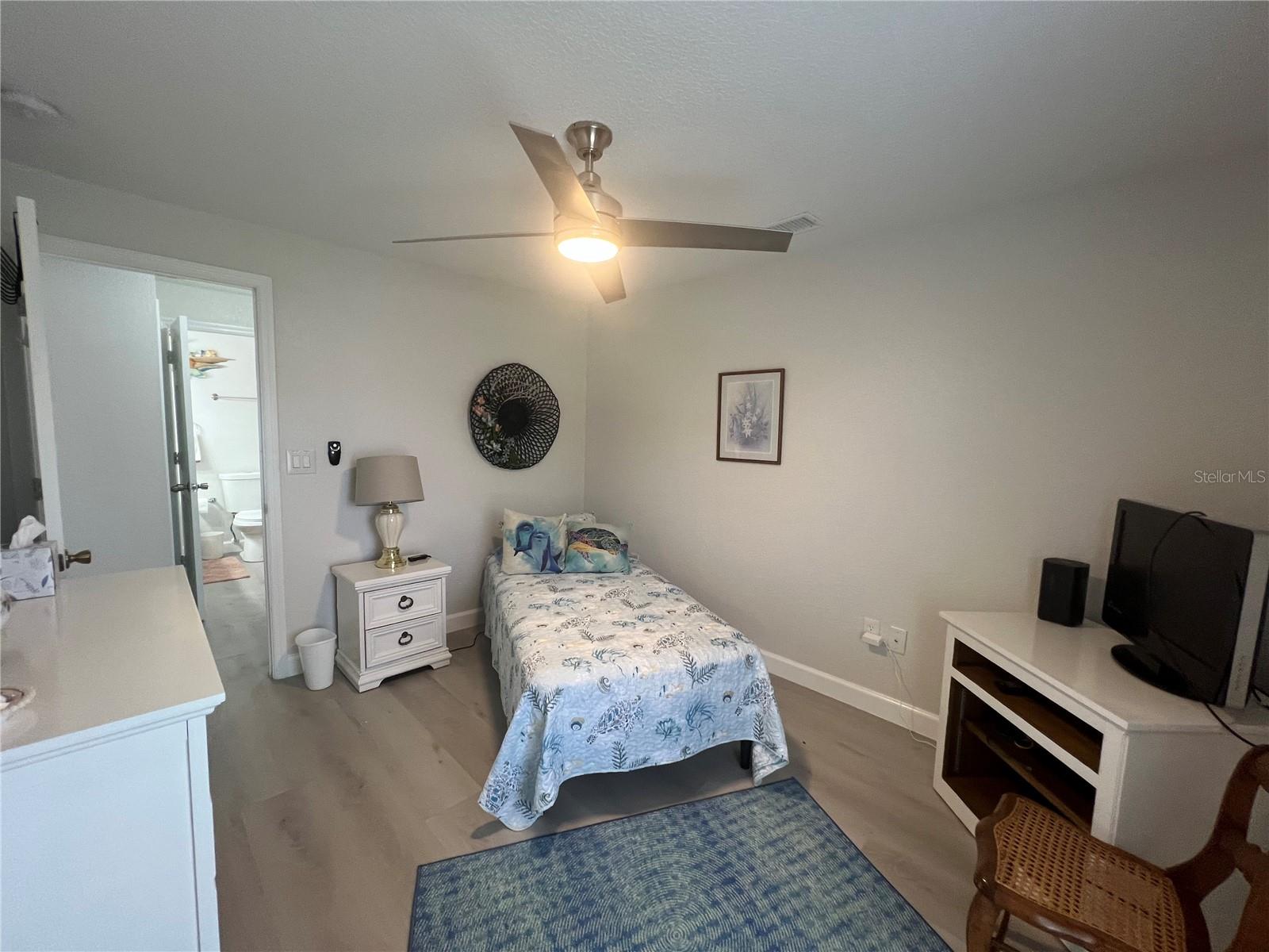 Image 17 of 39 For 5290 Neville Terrace