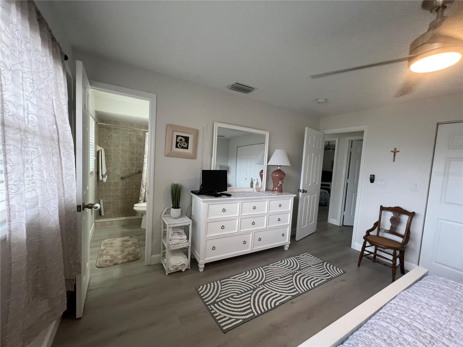 Image 26 of 39 For 5290 Neville Terrace