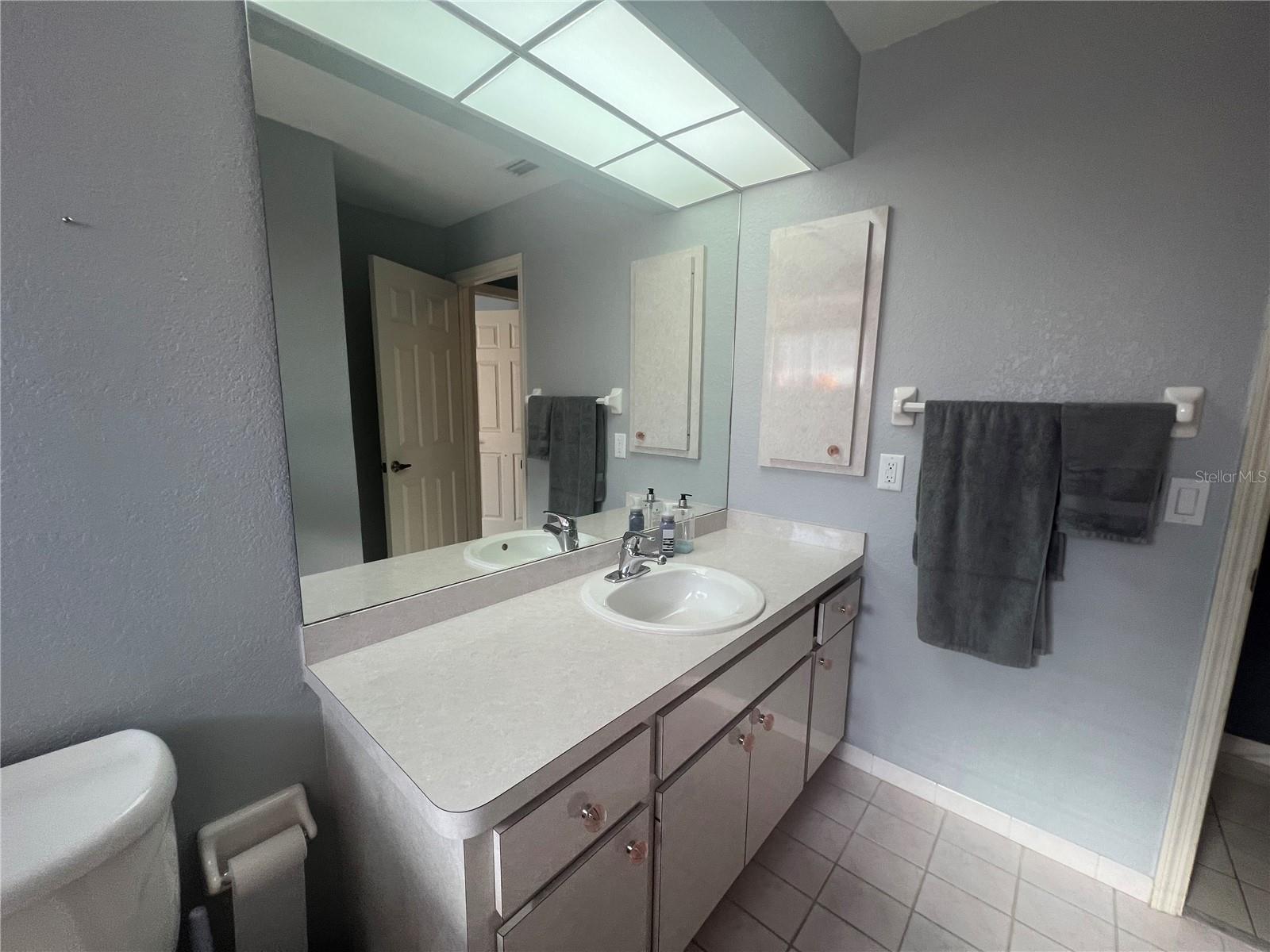 Image 23 of 50 For 470 Strasburg Drive