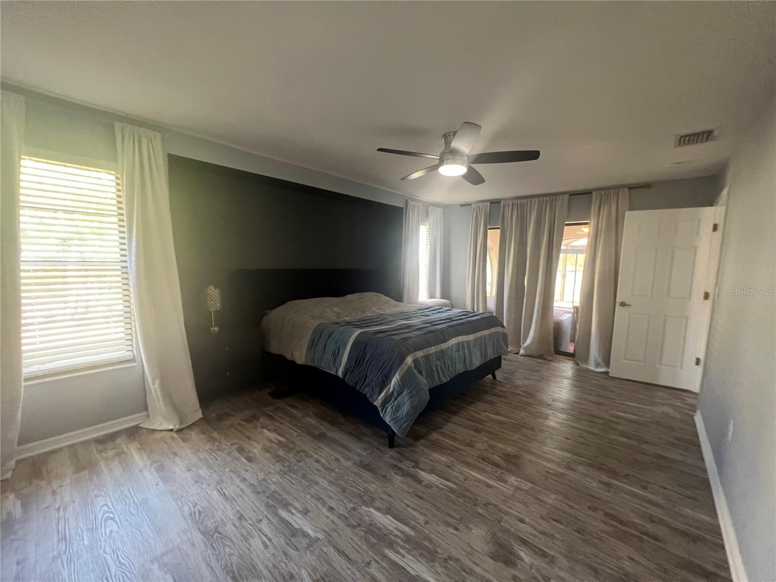 Image 27 of 50 For 470 Strasburg Drive