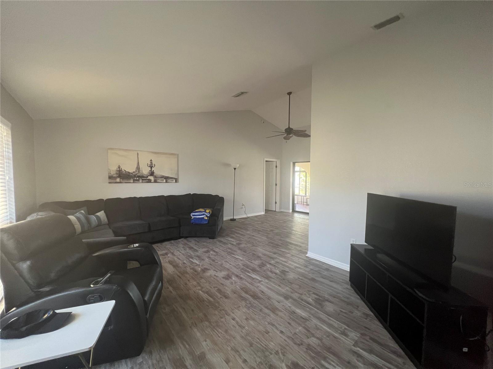 Image 5 of 50 For 470 Strasburg Drive