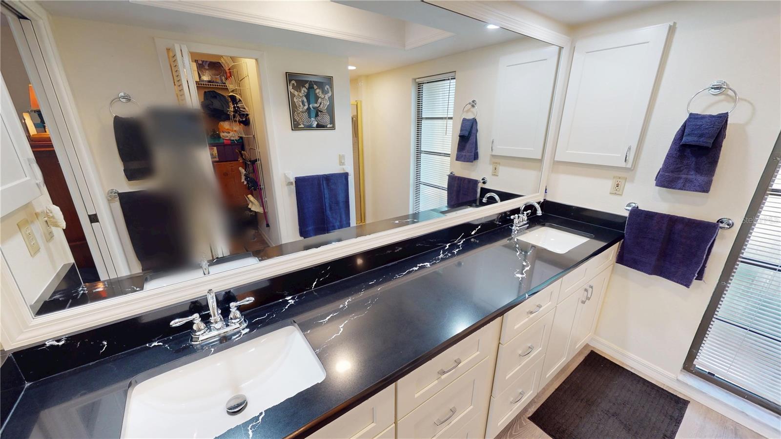 Image 19 of 44 For 18422 Burkholder Circle