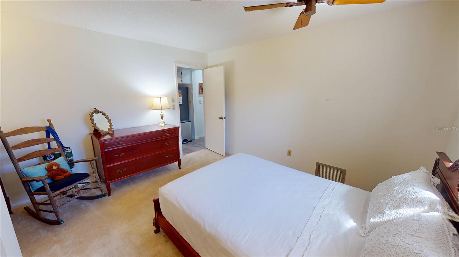 Image 22 of 44 For 18422 Burkholder Circle