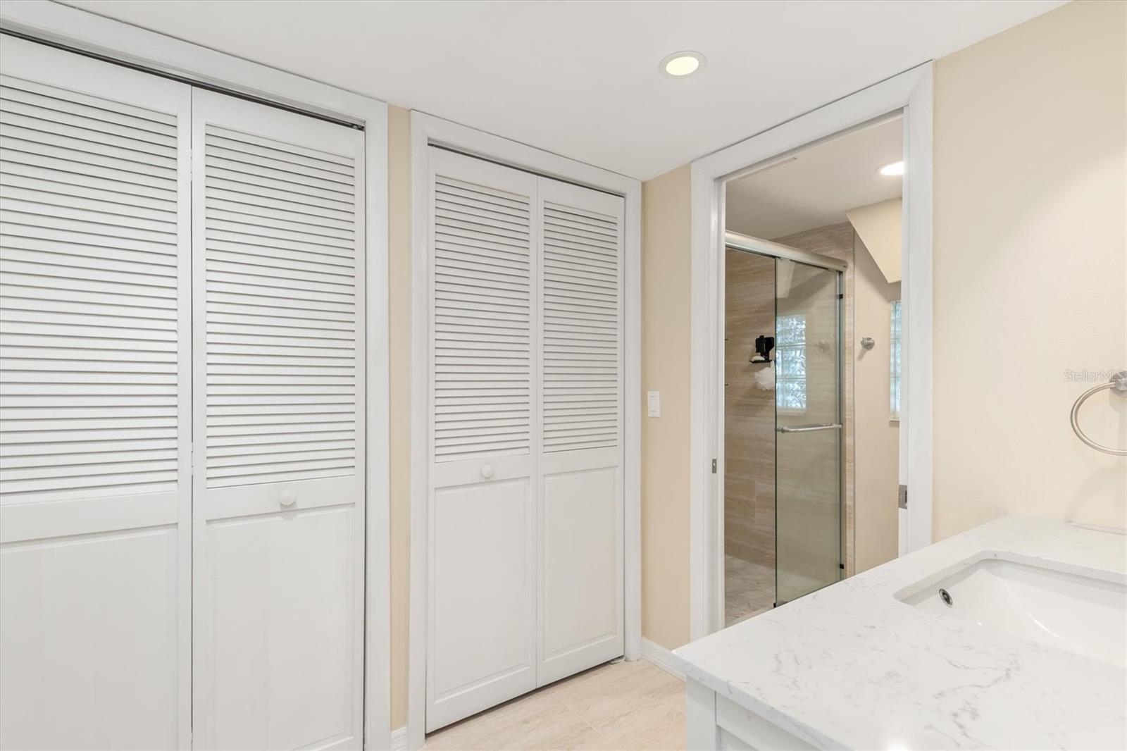 Image 20 of 55 For 1 Colony Point Drive A20