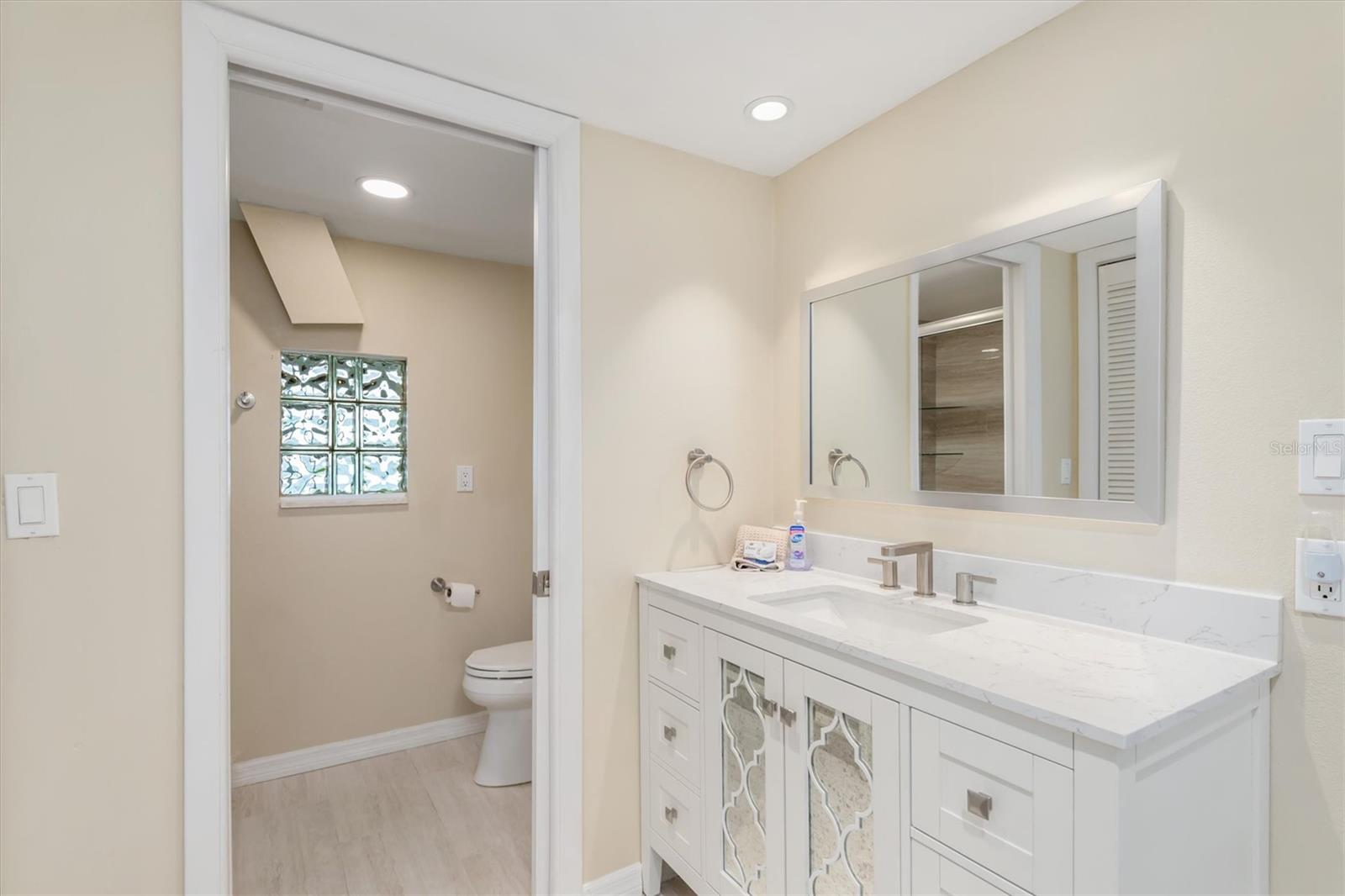 Image 21 of 55 For 1 Colony Point Drive A20