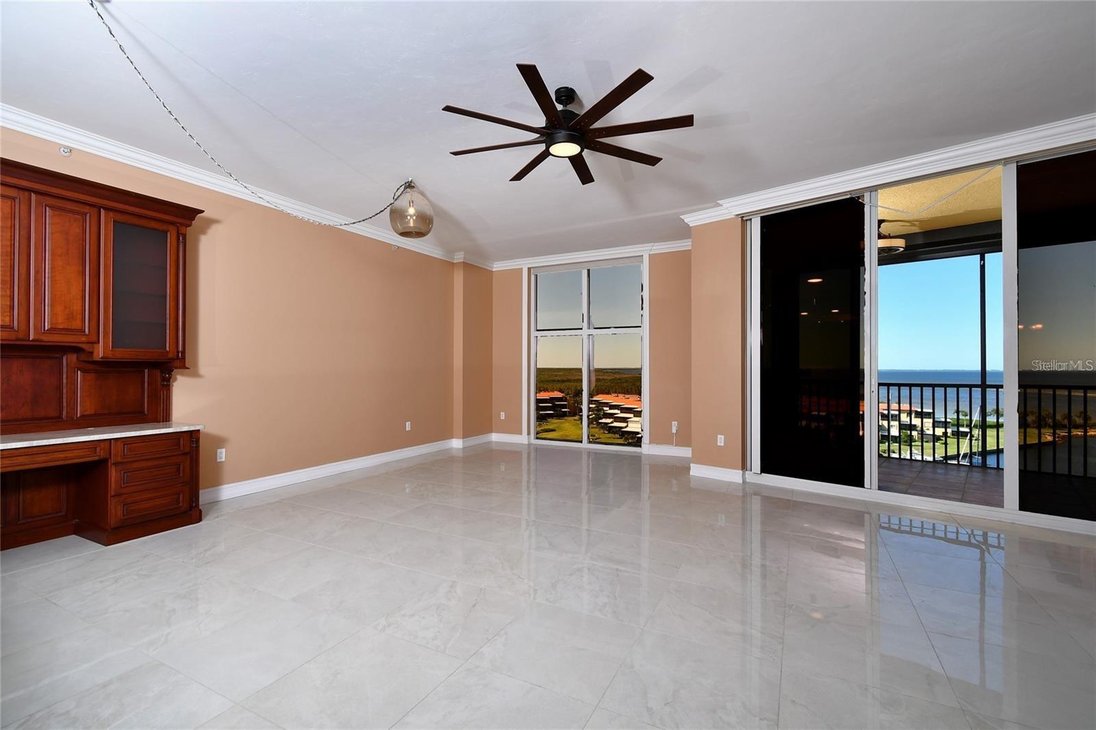 Listing photo id 21 for 3313 Sunset Key Circle 705