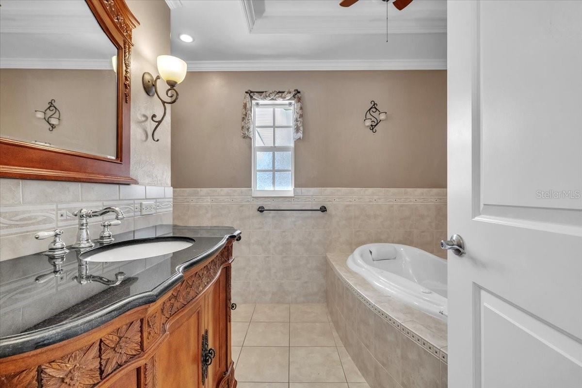 Image 21 of 48 For 5305 Malaluka Court