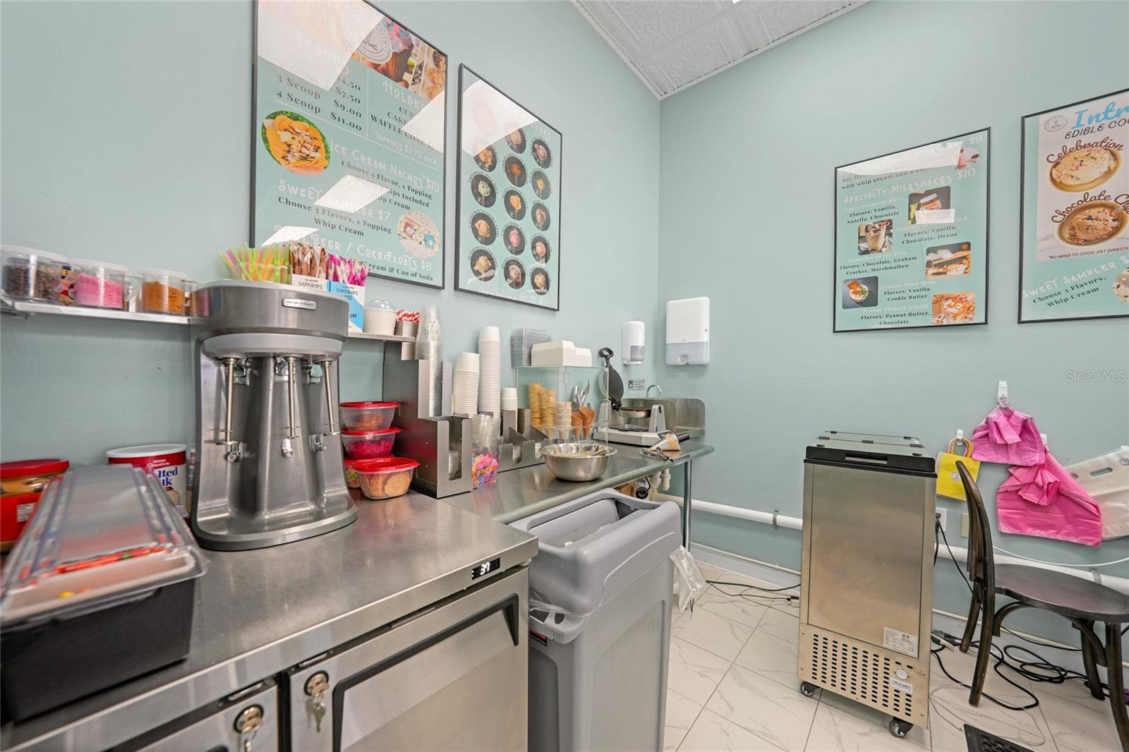 Image 13 of 26 For 203 Oak Street