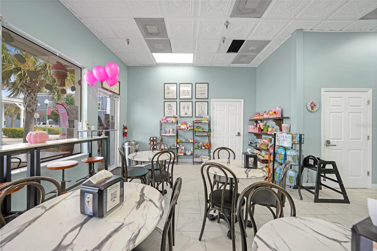 Image 16 of 26 For 203 Oak Street