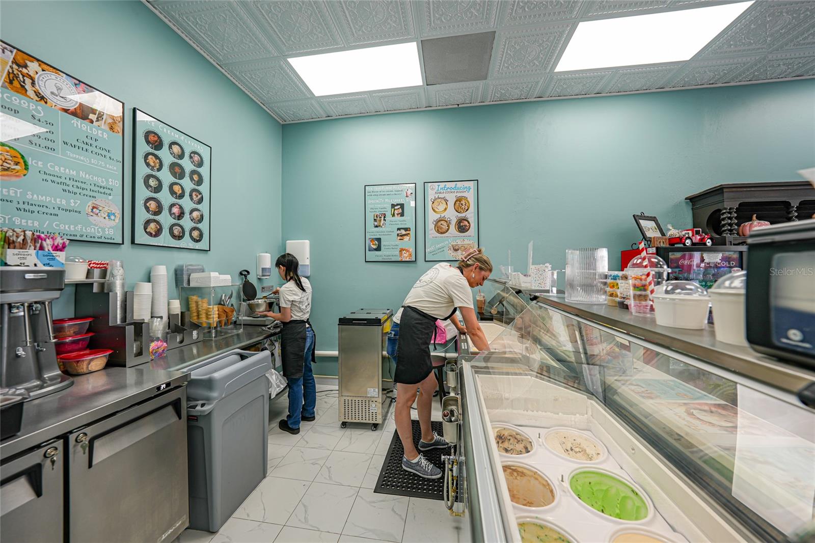 Image 17 of 26 For 203 Oak Street