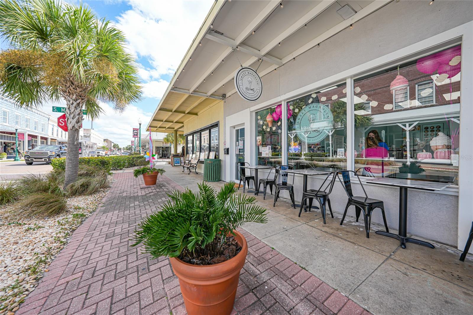 Image 24 of 26 For 203 Oak Street