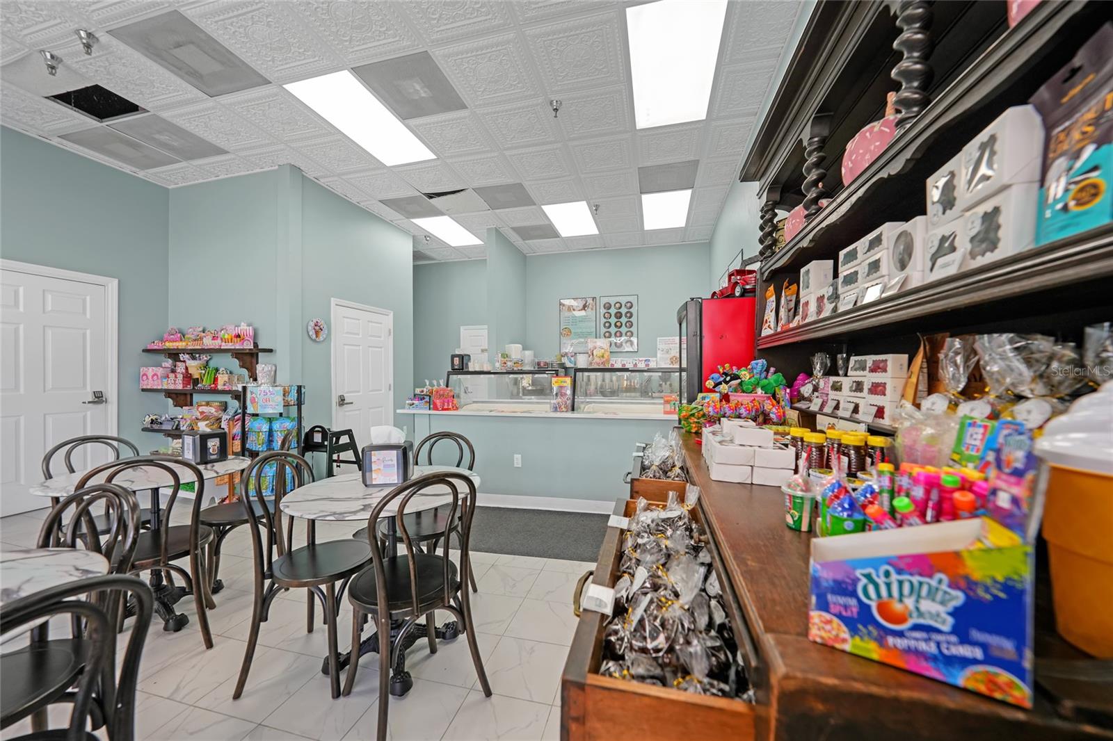 Image 4 of 26 For 203 Oak Street