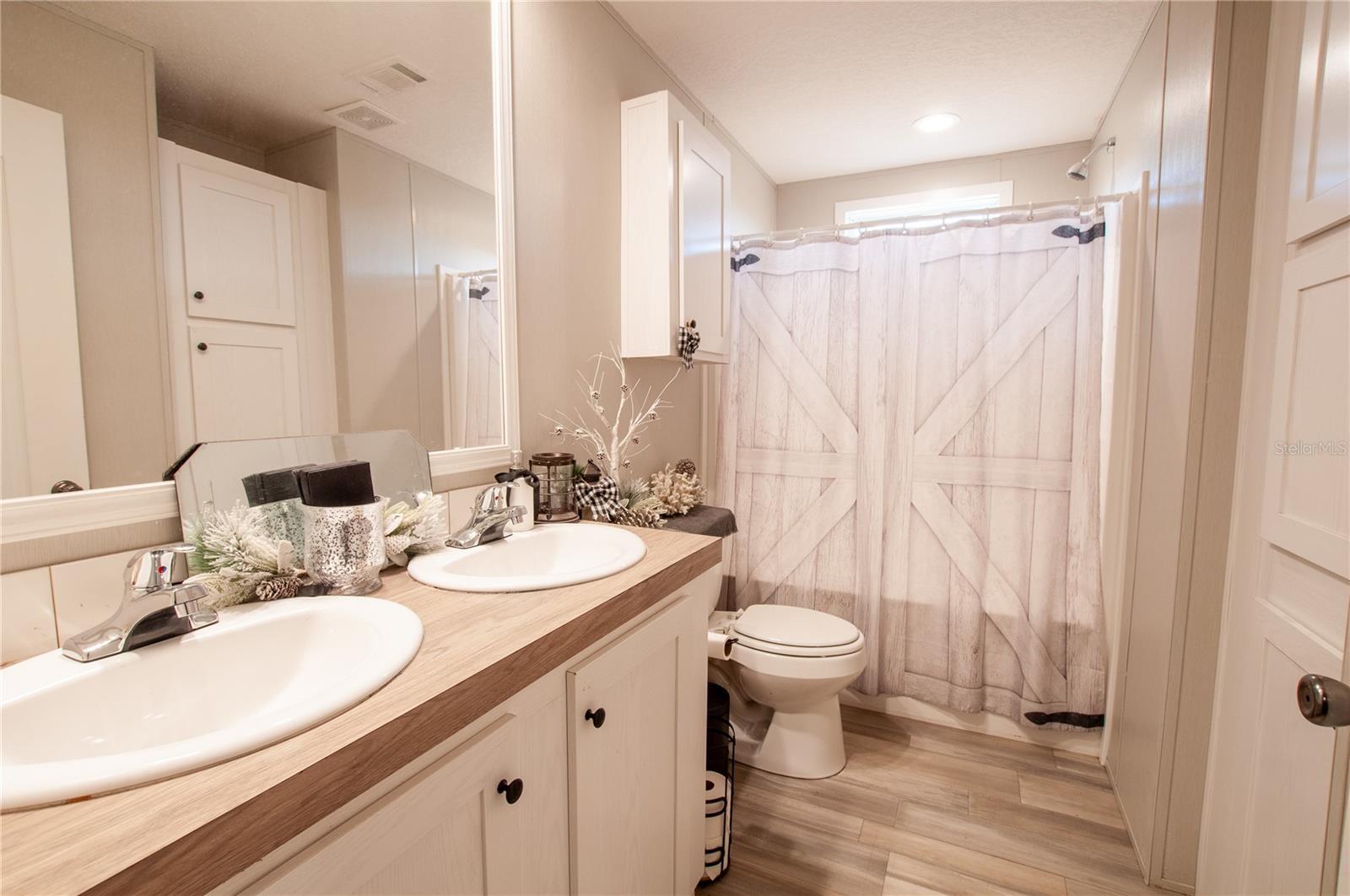 Image 8 of 31 For 3902 Addison Avenue