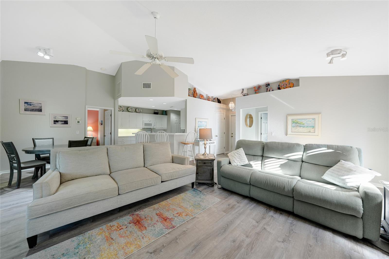 Image 12 of 30 For 3985 Cape Cole Boulevard