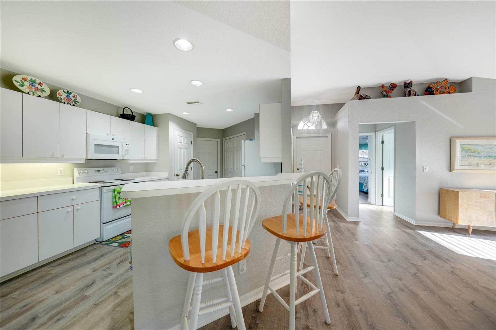 Image 13 of 30 For 3985 Cape Cole Boulevard