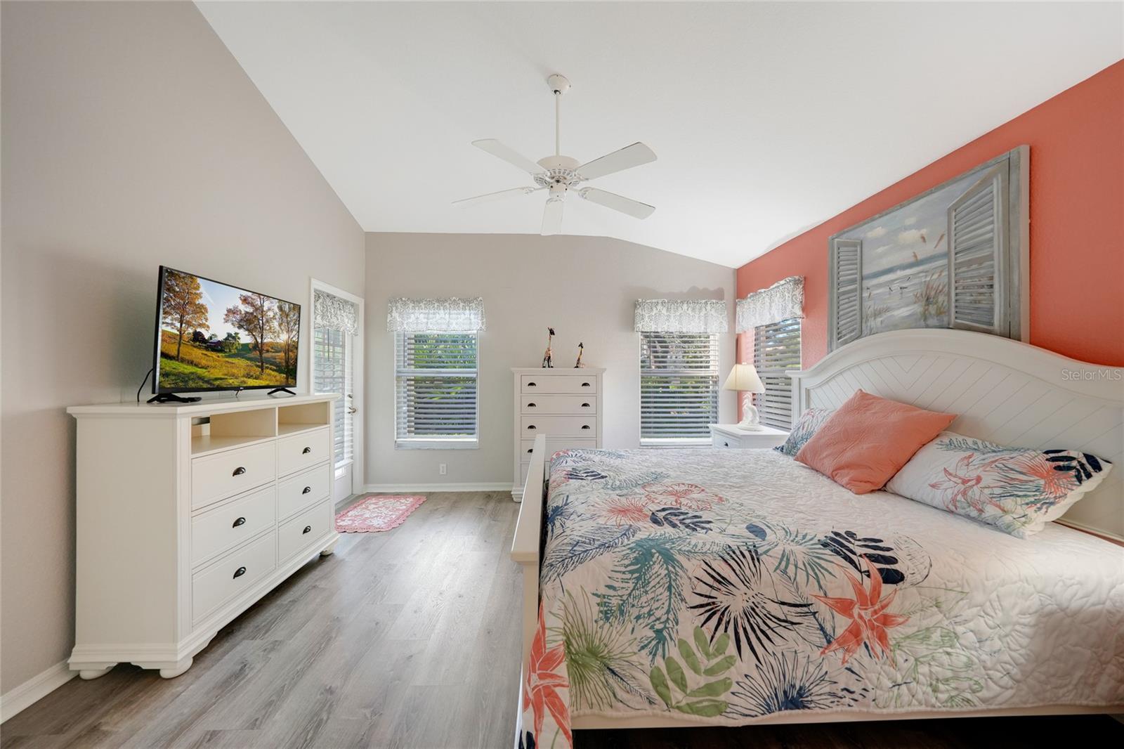 Image 18 of 30 For 3985 Cape Cole Boulevard